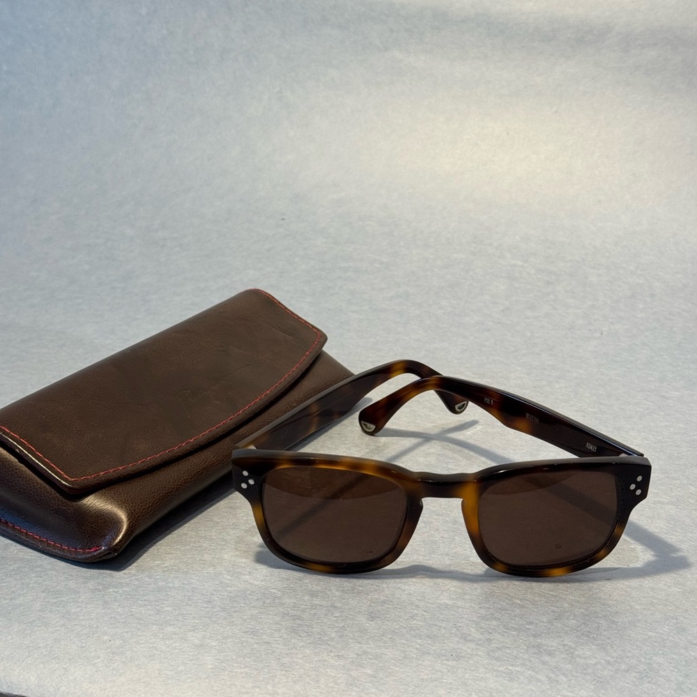 Classic Tortoise Shell Sunglasses